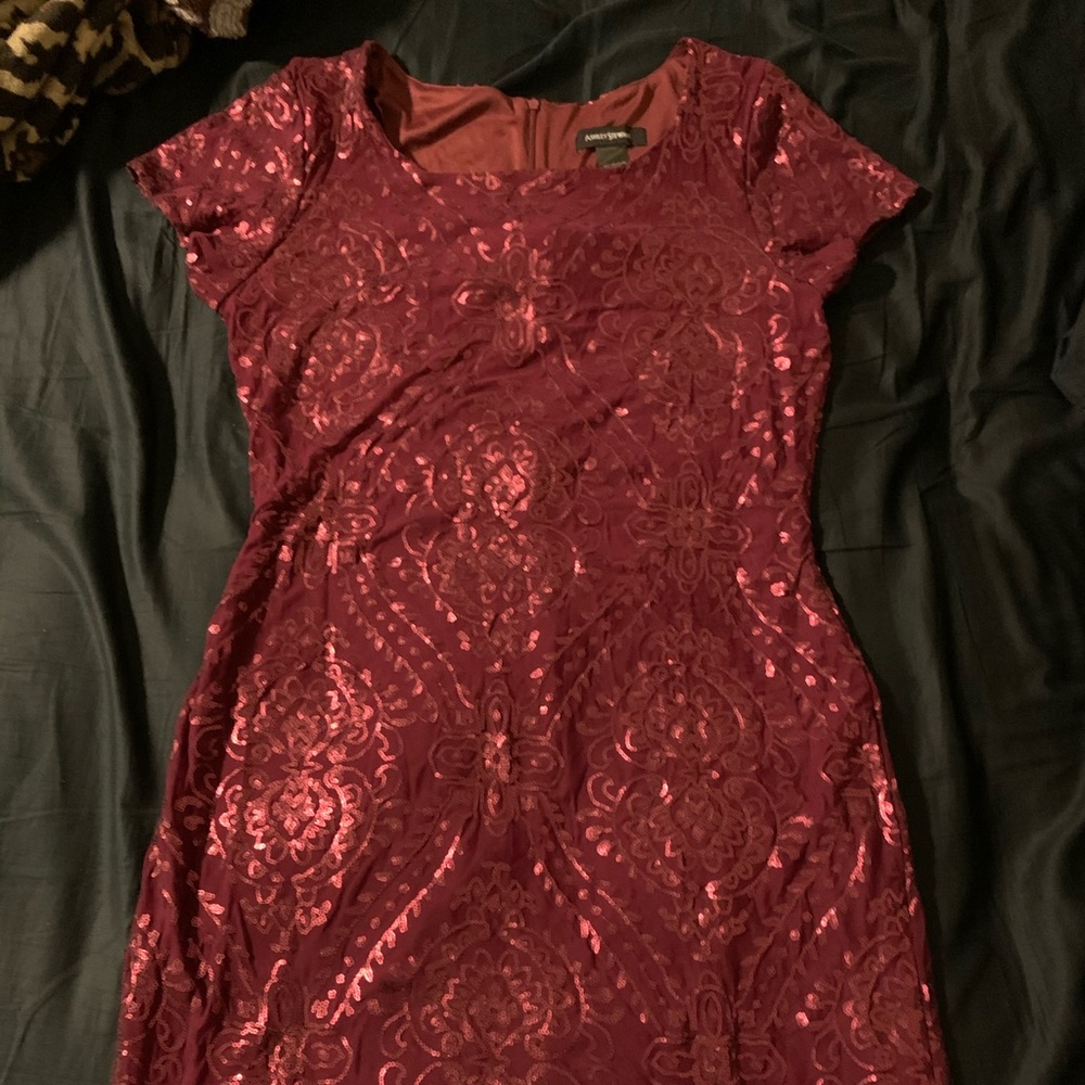 Burgundy bodycon dress